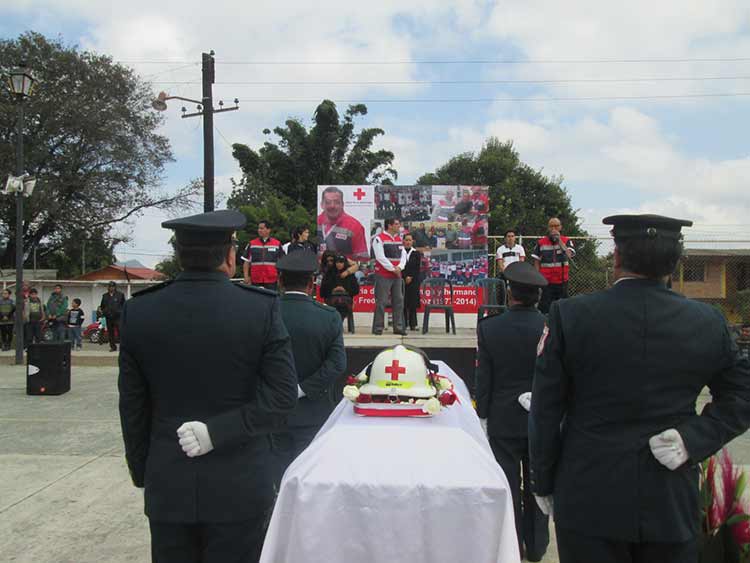Dan último adiós a coordinador de Cruz Roja Huauchinango muerto en accidente