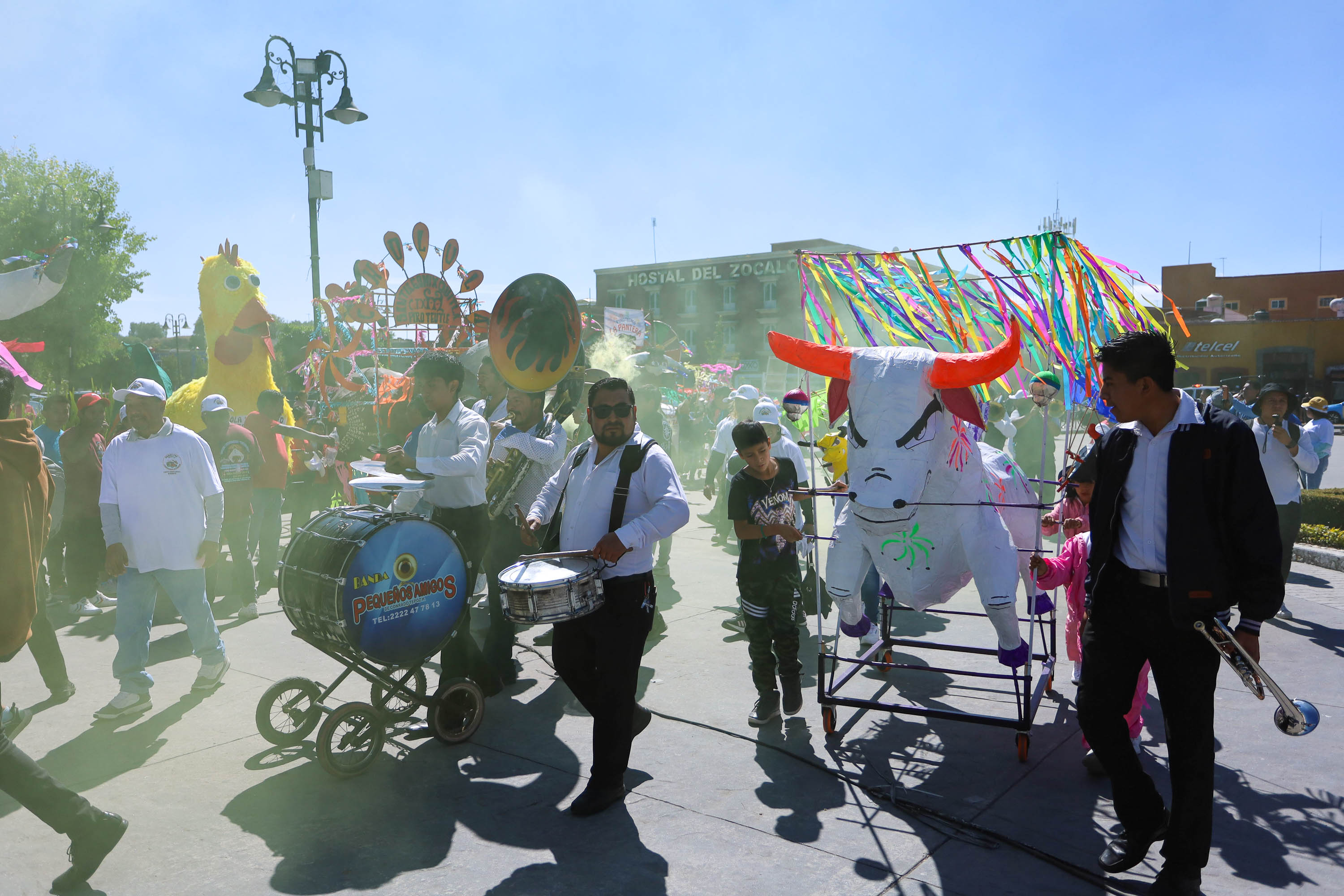 VIDEO Realizan Desfile de Toros Monumentales en San Pedro Cholula