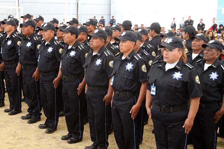 Policías improvisados y sin armas resguardan comunidades de Puebla