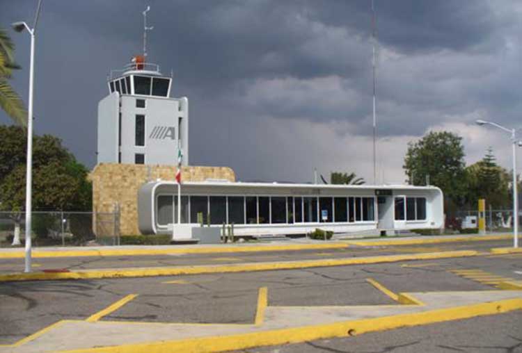 Plantean reactivar el aeropuerto de Tehuacán como puerto turístico
