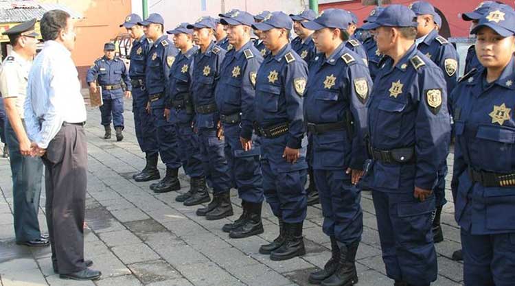 Incumple Carlos Gordillo con entrega de recursos del Subsemun a policías