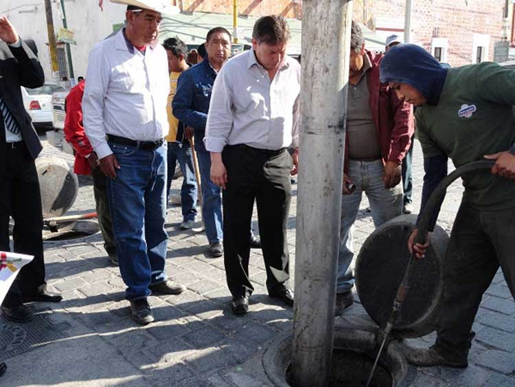 Pone en marcha David Huerta rehabilitación del drenaje