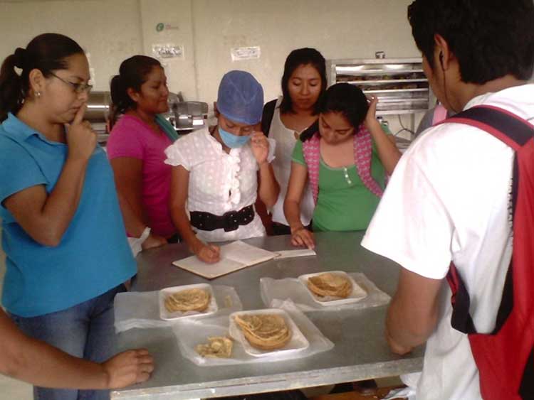 Investigadores del ITSAO crean tortillas elaboradas con pitaya