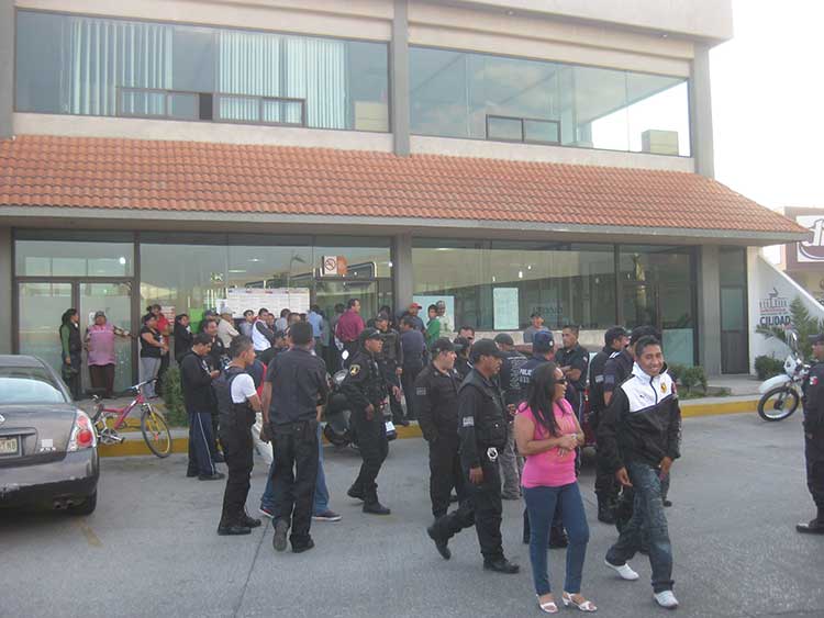 Protestan Policías Auxiliares De Texmelucan Por Falta De Pagos Municipios Puebla Noticias