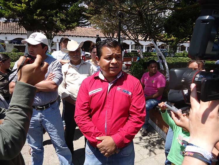 Exigen ambulantes a edil de Chignahuapan cumplir compromisos de campaña