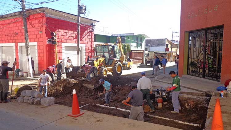 Cierran avenidas de Teziutlán por obras públicas