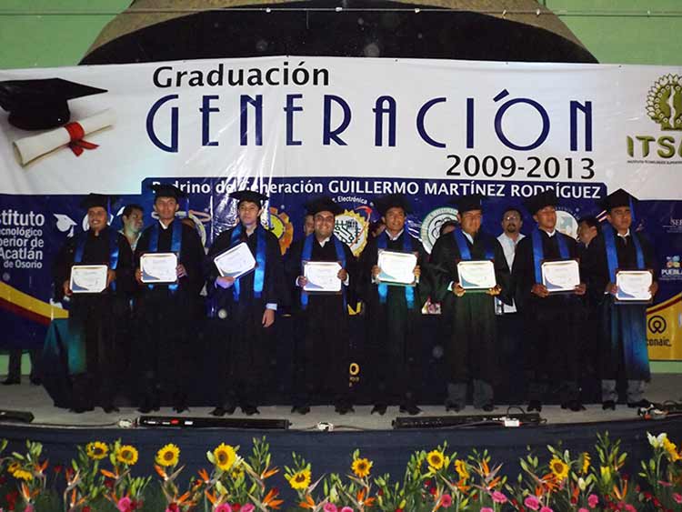 Se gradúan 145 alumnos del ITSAO de comunidades pobres de la Mixteca 