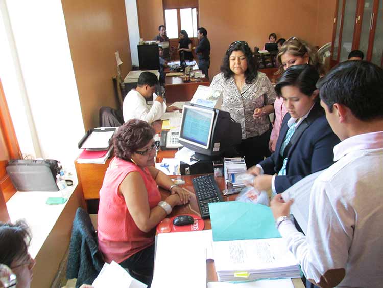 Desisten burócratas de emplazamiento a huelga en Tehuacán