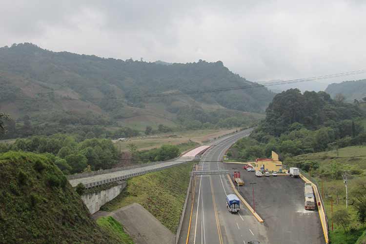Retraso en obras impide apertura de la autopista México-Tuxpan