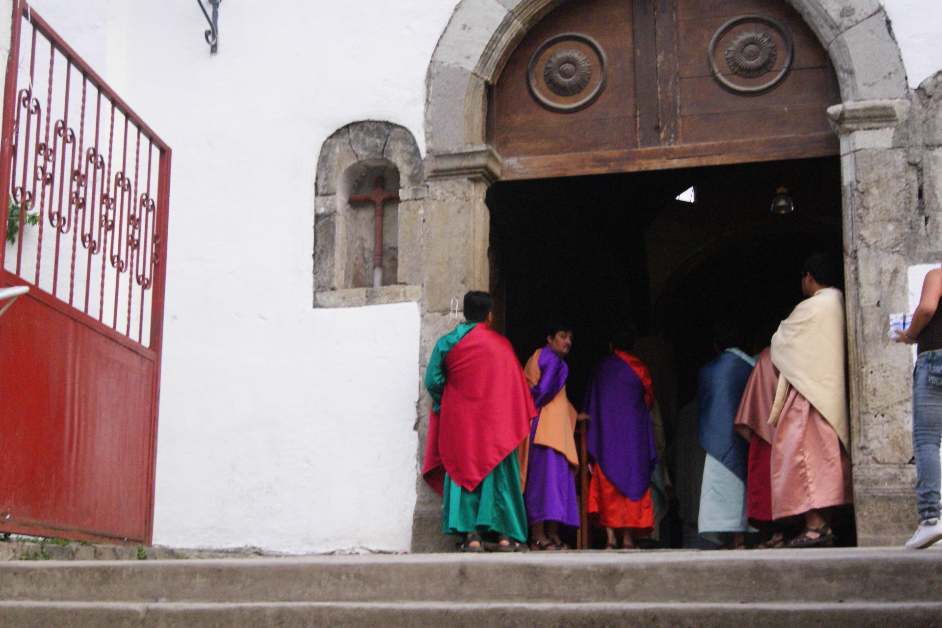 Huapango se mezcla con el Viernes Santo en Pahuatlán