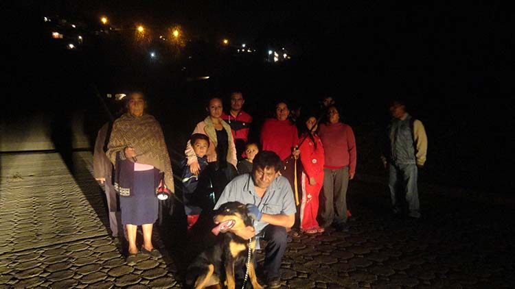 Mujeres de Huauchinango arman patrulla nocturna contra ladrones