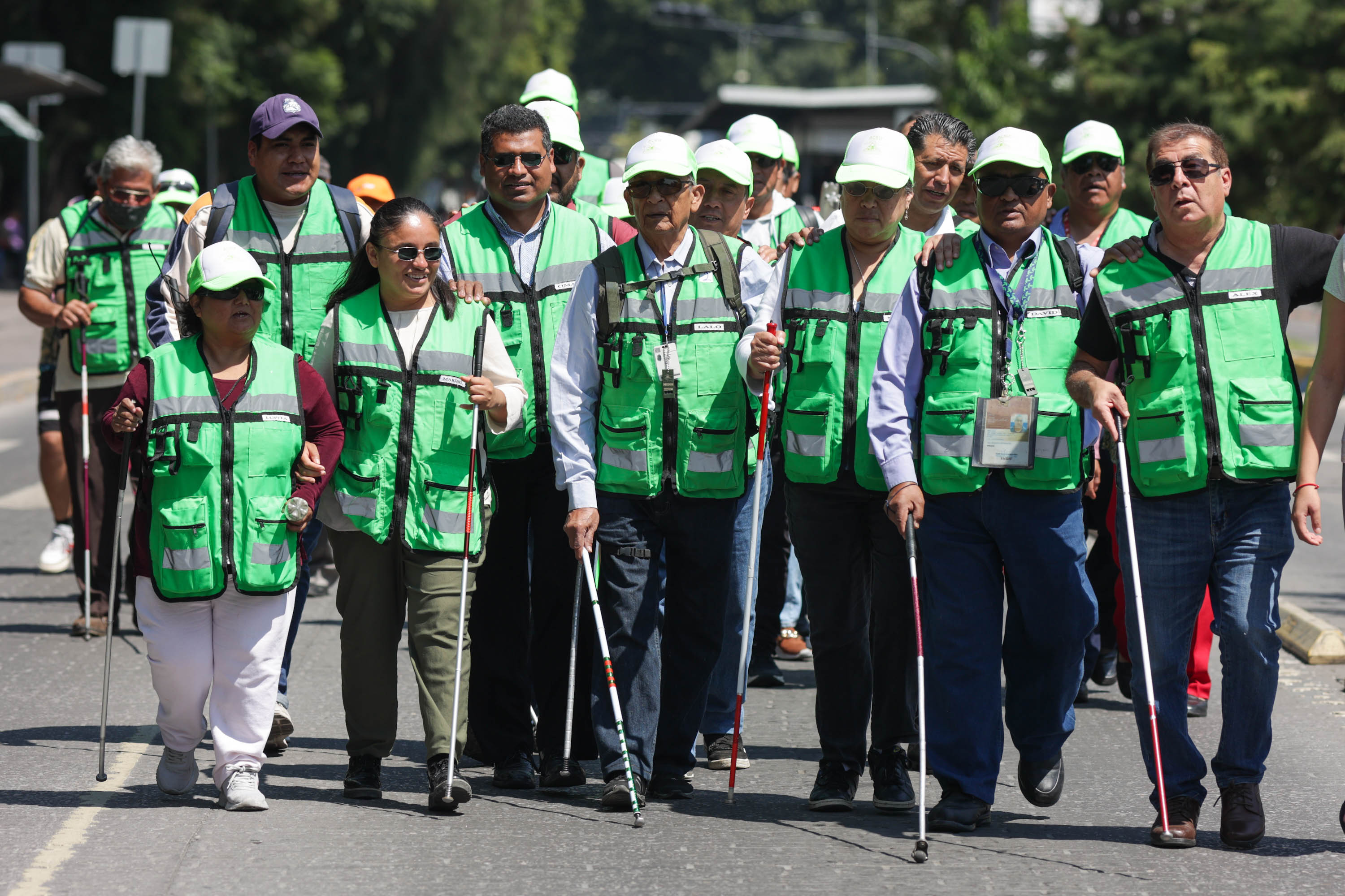 VIDEO ACRIP encabeza marcha en conmemoración del Día del Bastón Blanco