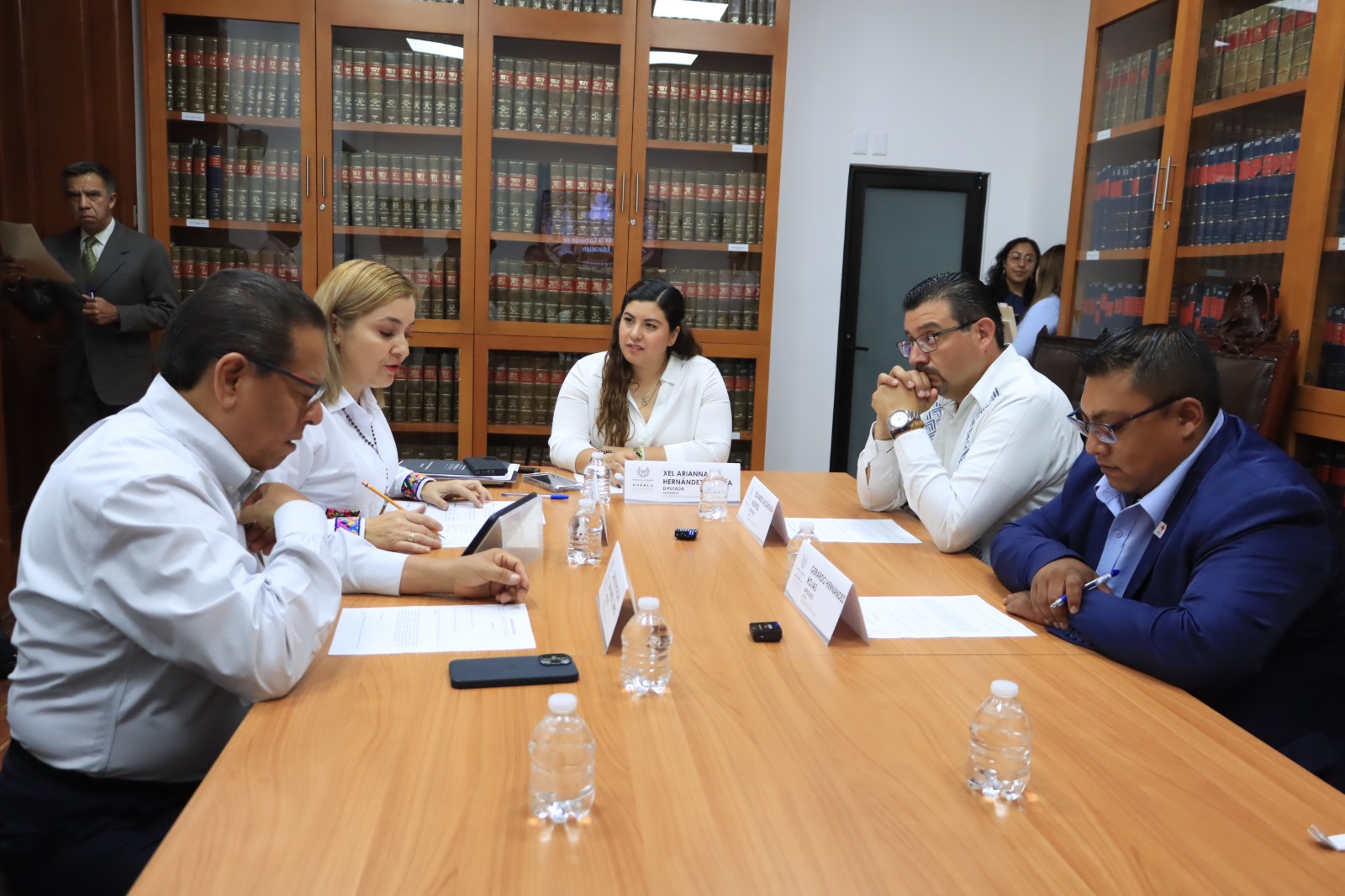 Exhorta Congreso a la SEP para fomentar uso responsable de dispositivos móviles en escuelas