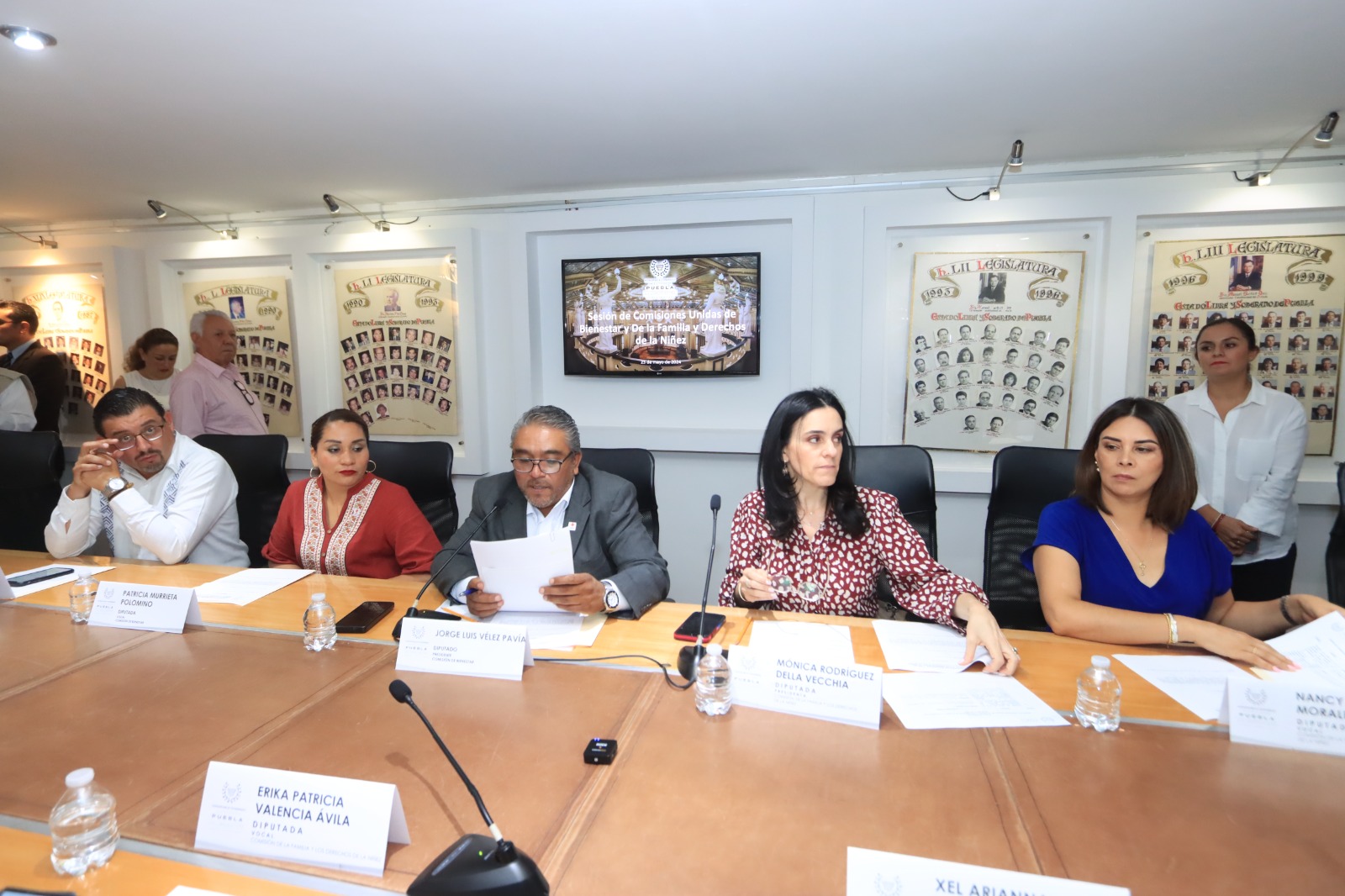 Congreso exhorta a Bienestar para crear programas en favor de padres solteros