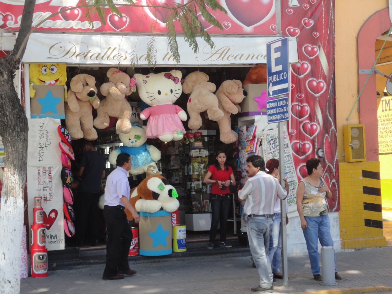 Esperan incremento de ventas por 14 de febrero en Tehuacán 