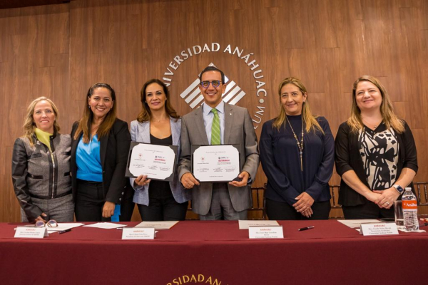 SMDIF firma convenio de colaboración con universidad Anáhuac