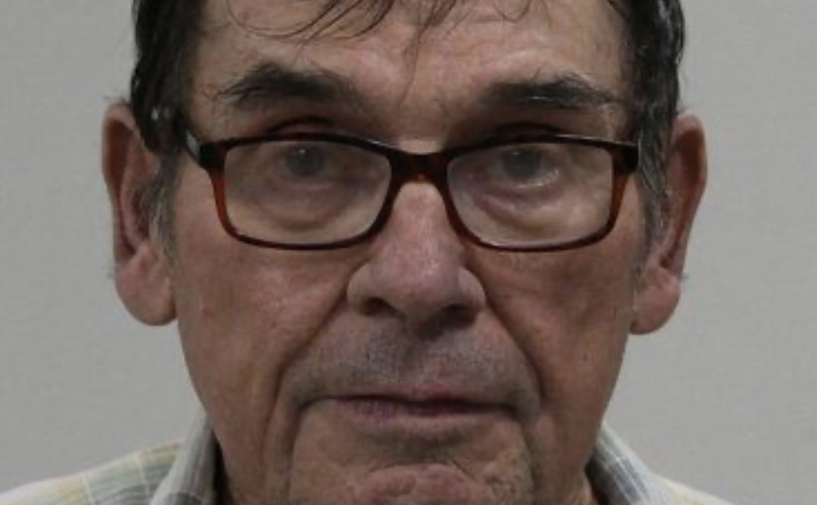 Hombre envenena a su esposa para casarse con su hija