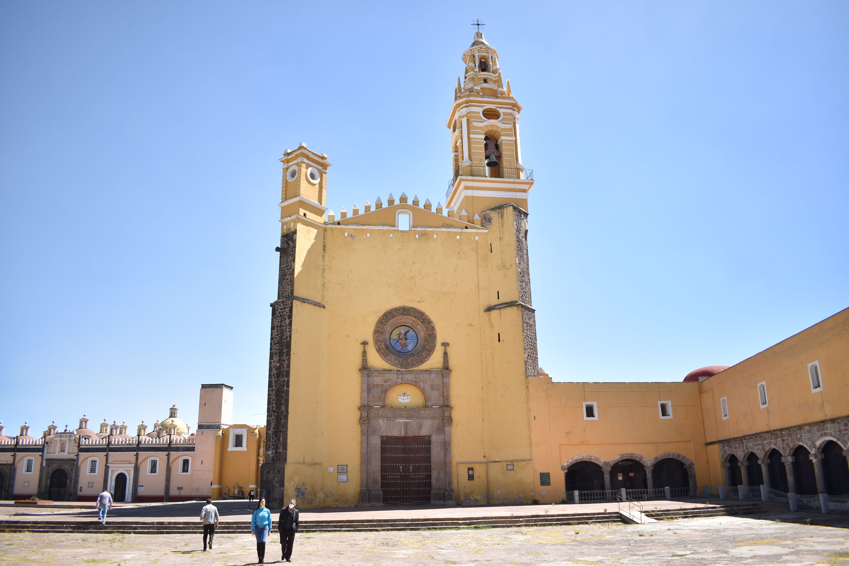 VIDEO Supervisan templos e iglesias en San Pedro Cholula previo a Semana Santa