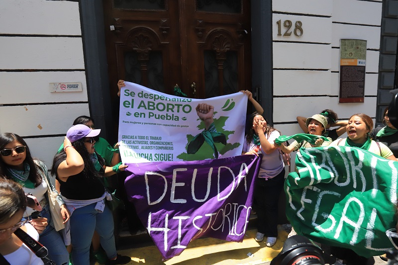 Celebran Amnistía Internacional y ONU despenalización del aborto en Puebla