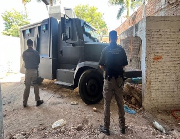 Incautan vehículo monstruo y cartuchos tras cateo en Culiacán