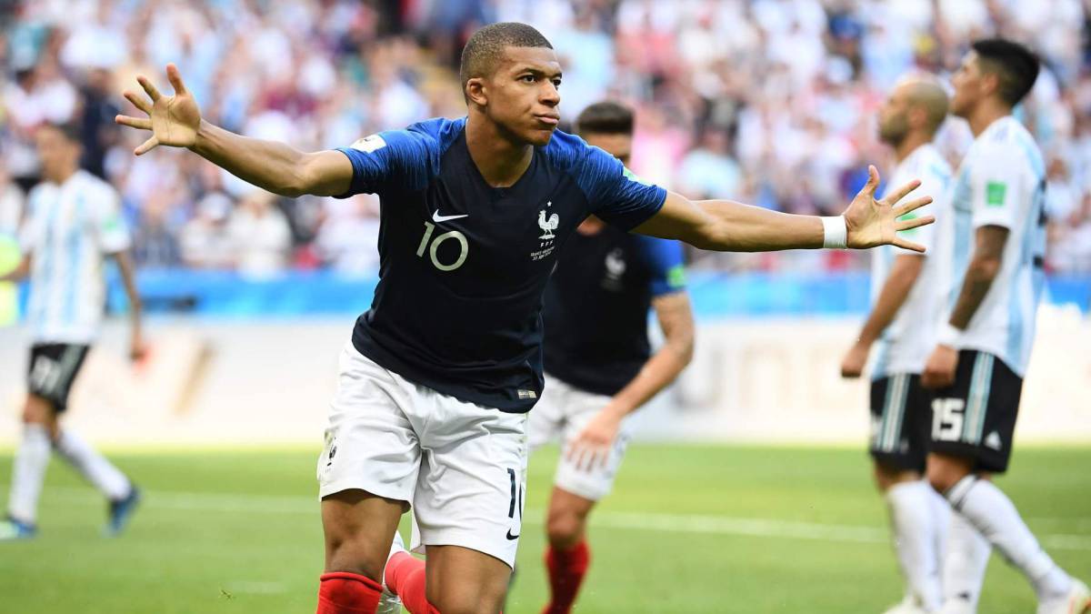 Francia, primera clasificada a cuartos de final