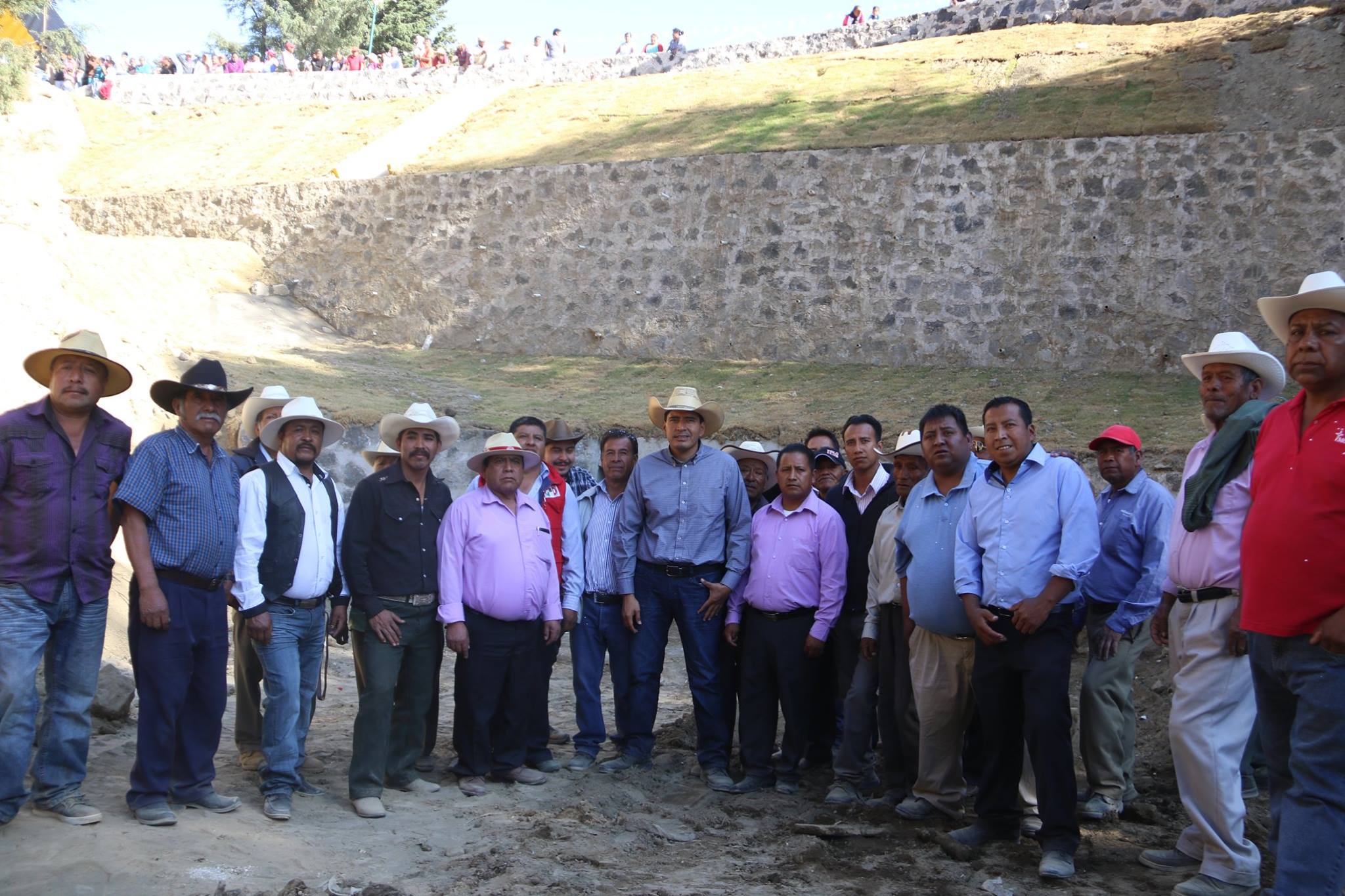 Inauguran pavimentación de paso vehicular en comunidad de Huejotzingo