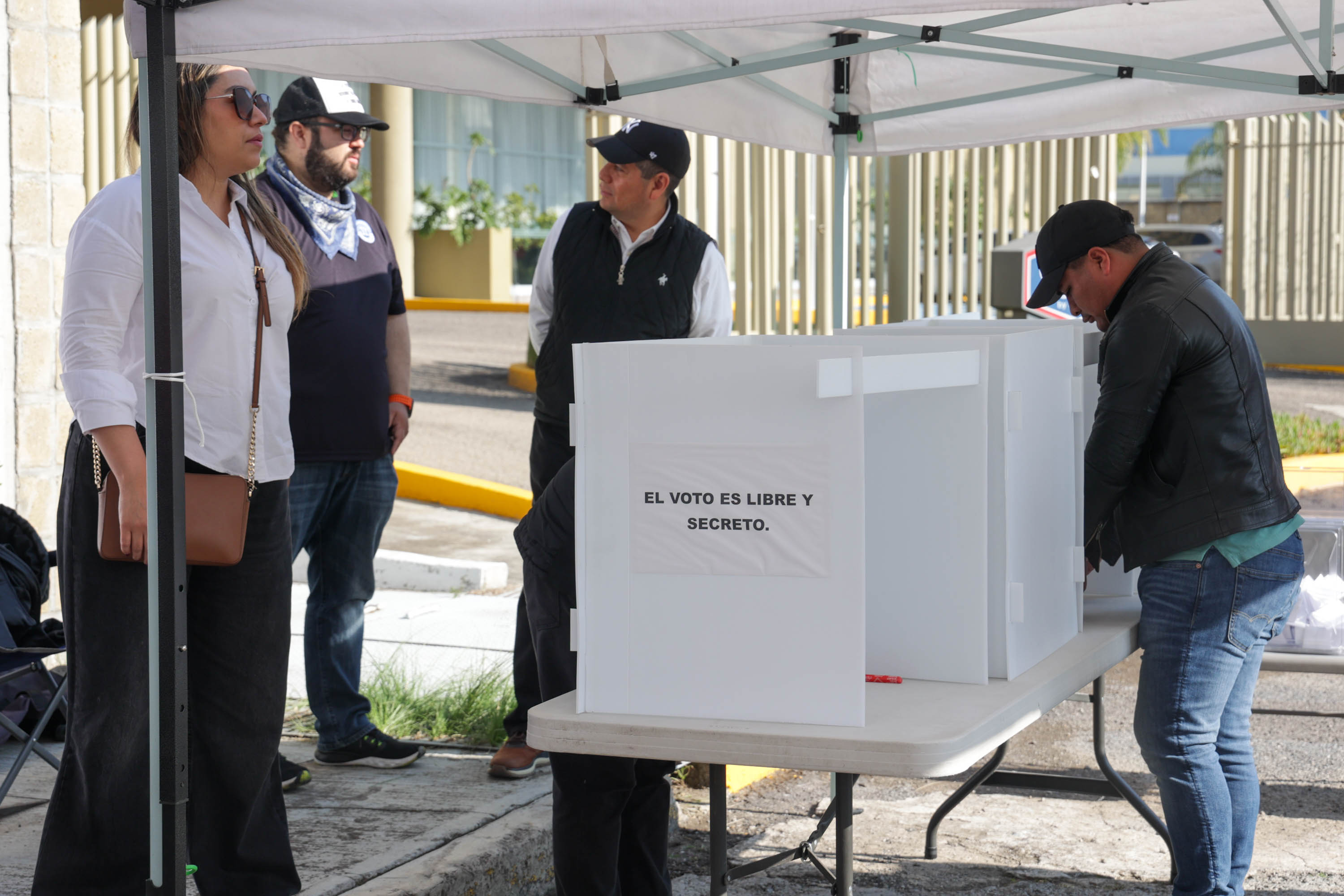 Trabajadores del Poder Judicial de la Federación en Puebla realizan votación