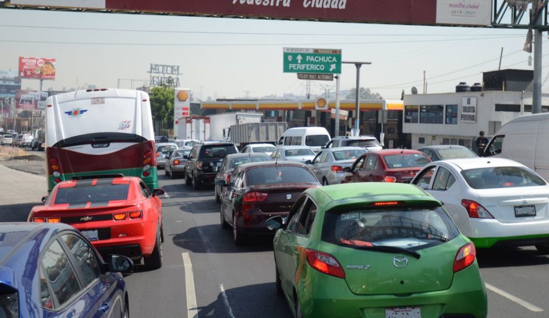 Tras accidentes bloquean la México-Pachuca para exigir un puente vehicular