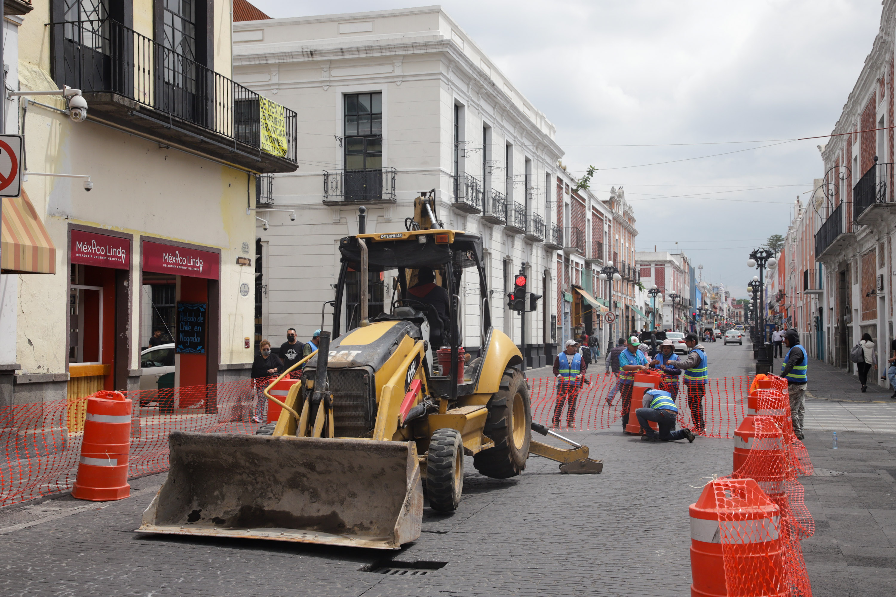 Llama Castillo a Rivera a socializar obras del Centro de Puebla