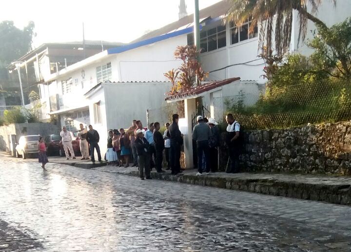 Toman instalaciones de CFE en Cuetzalan en protesta por línea de transmisión