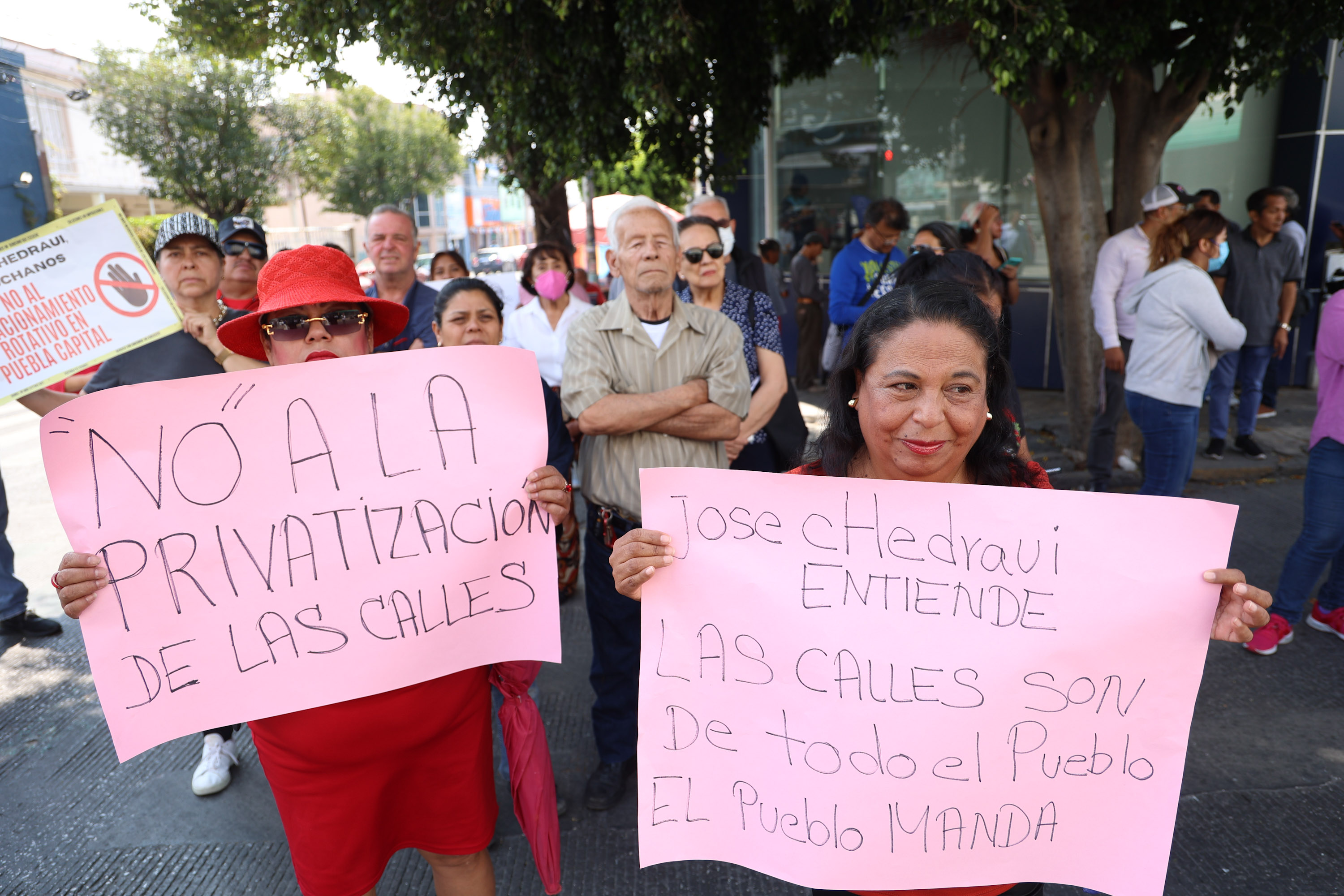 VIDEO Vecinos mantienen inconformidad por Estacionamiento Rotativo