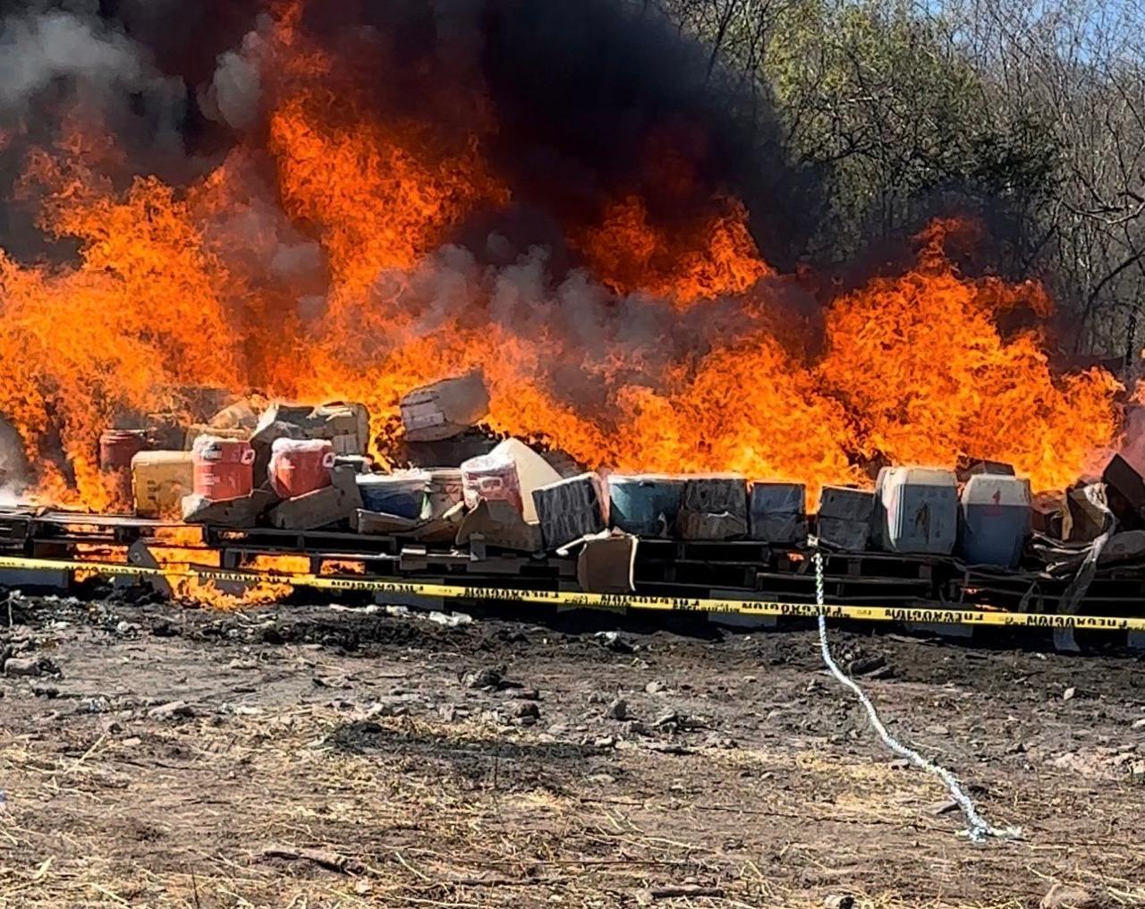 FGR destruye 3  toneladas de narcóticos y objetos del delito en Sinaloa