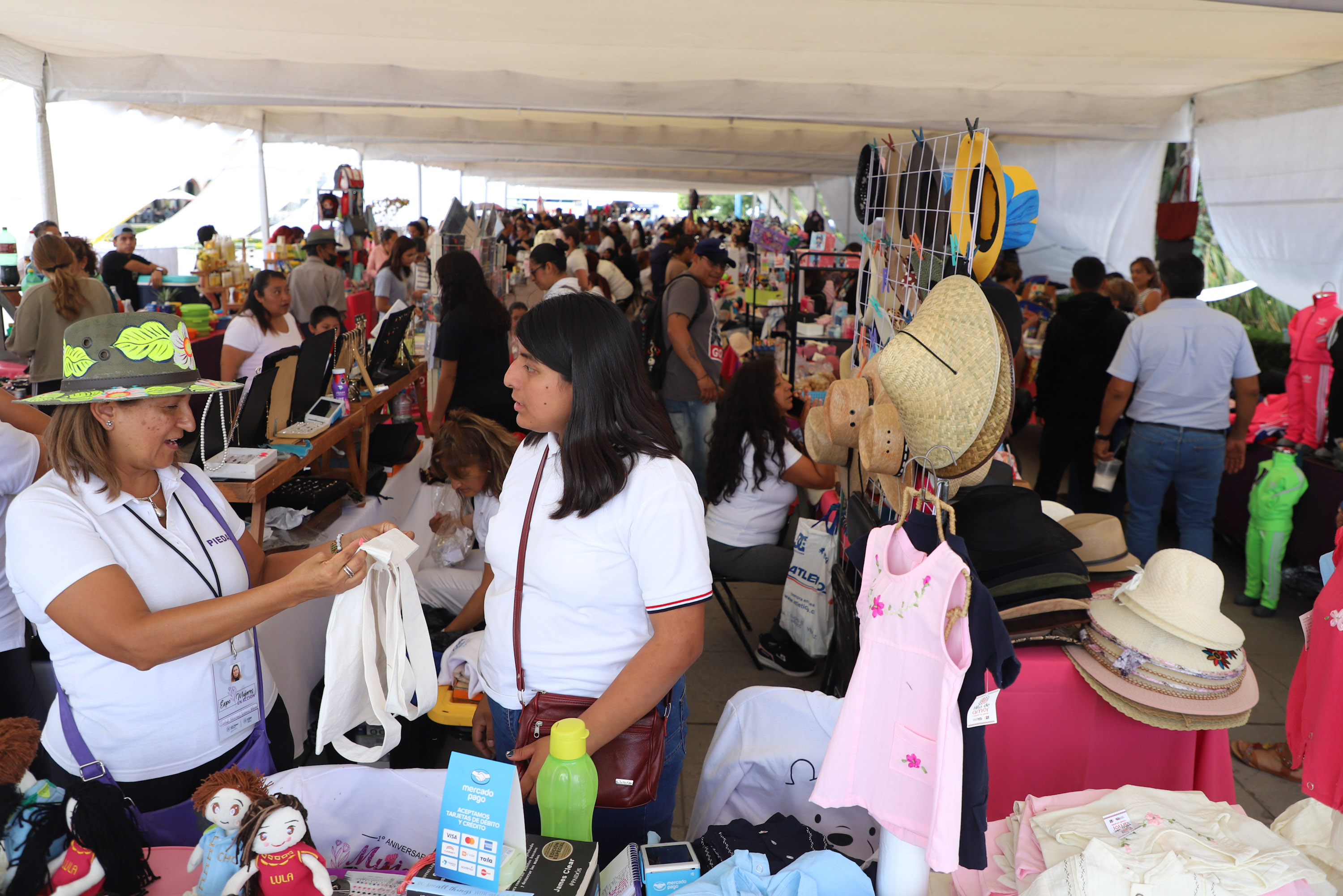 Buena respuesta a la Expo Mujeres en Acción