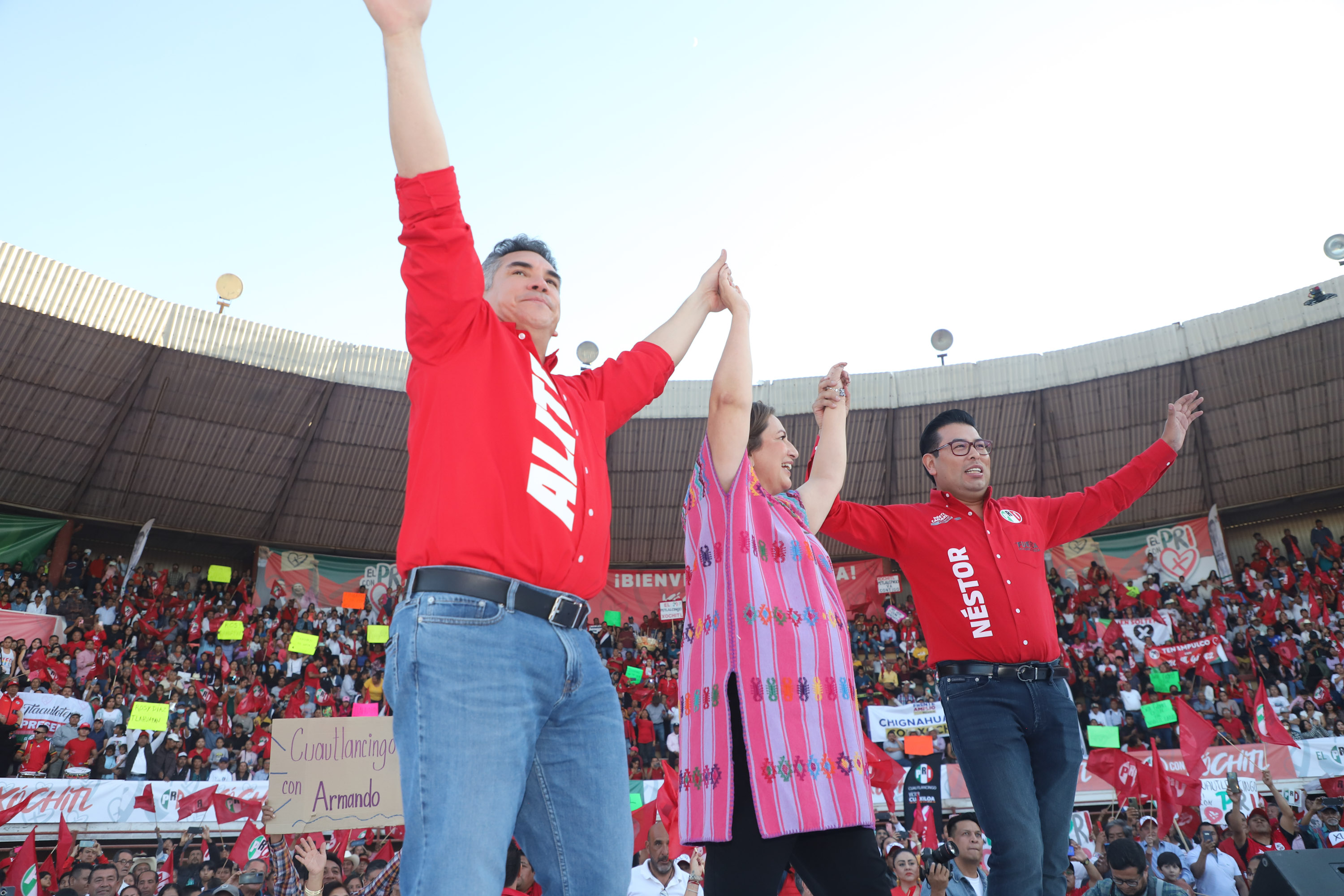 Alejandro Moreno avala candidaturas de Eduardo Rivera y Mario Riestra