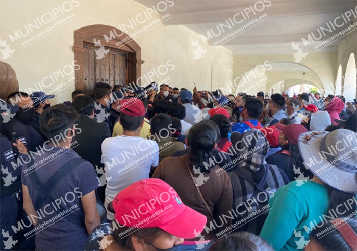 VIDEO Locatarios del mercado Hermanos Serdán vuelven a protestar en Huejotzingo