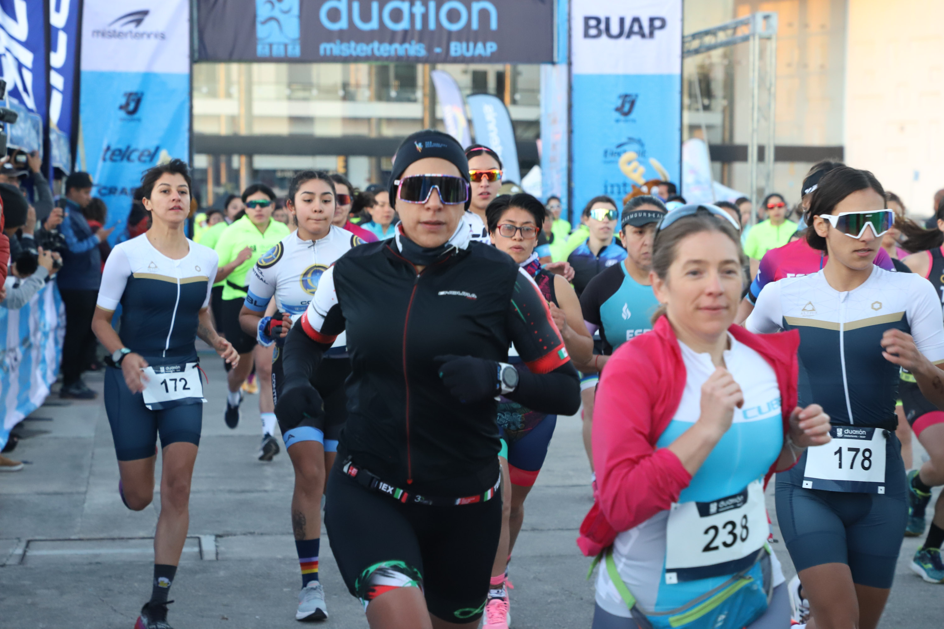 Triunfan Fernanda Salazar y César Betancourt en el Duatlón Puebla-BUAP 2023