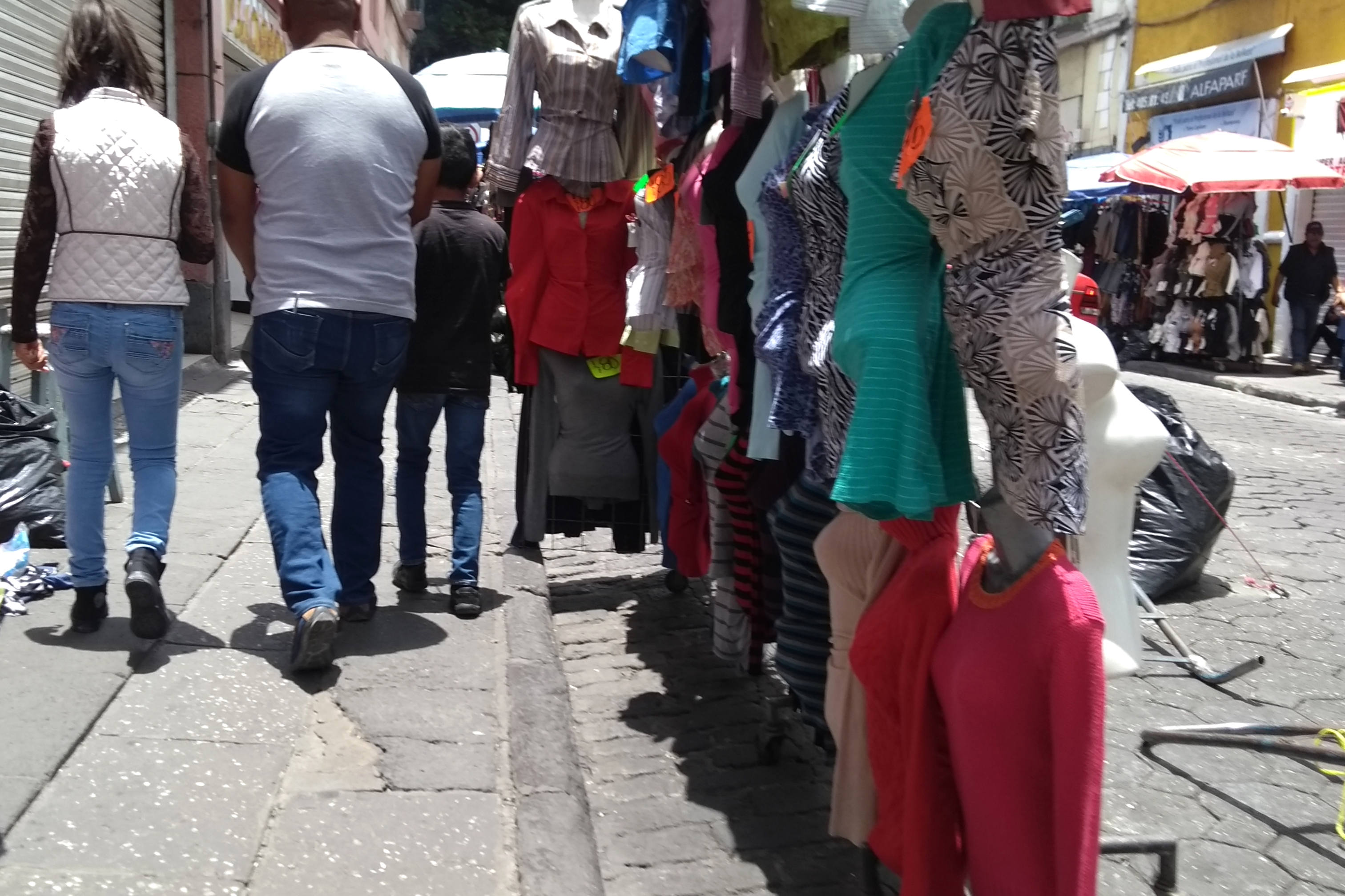 A un día del cambio de gobierno, ambulantes retoman calles del Centro Histórico de Puebla