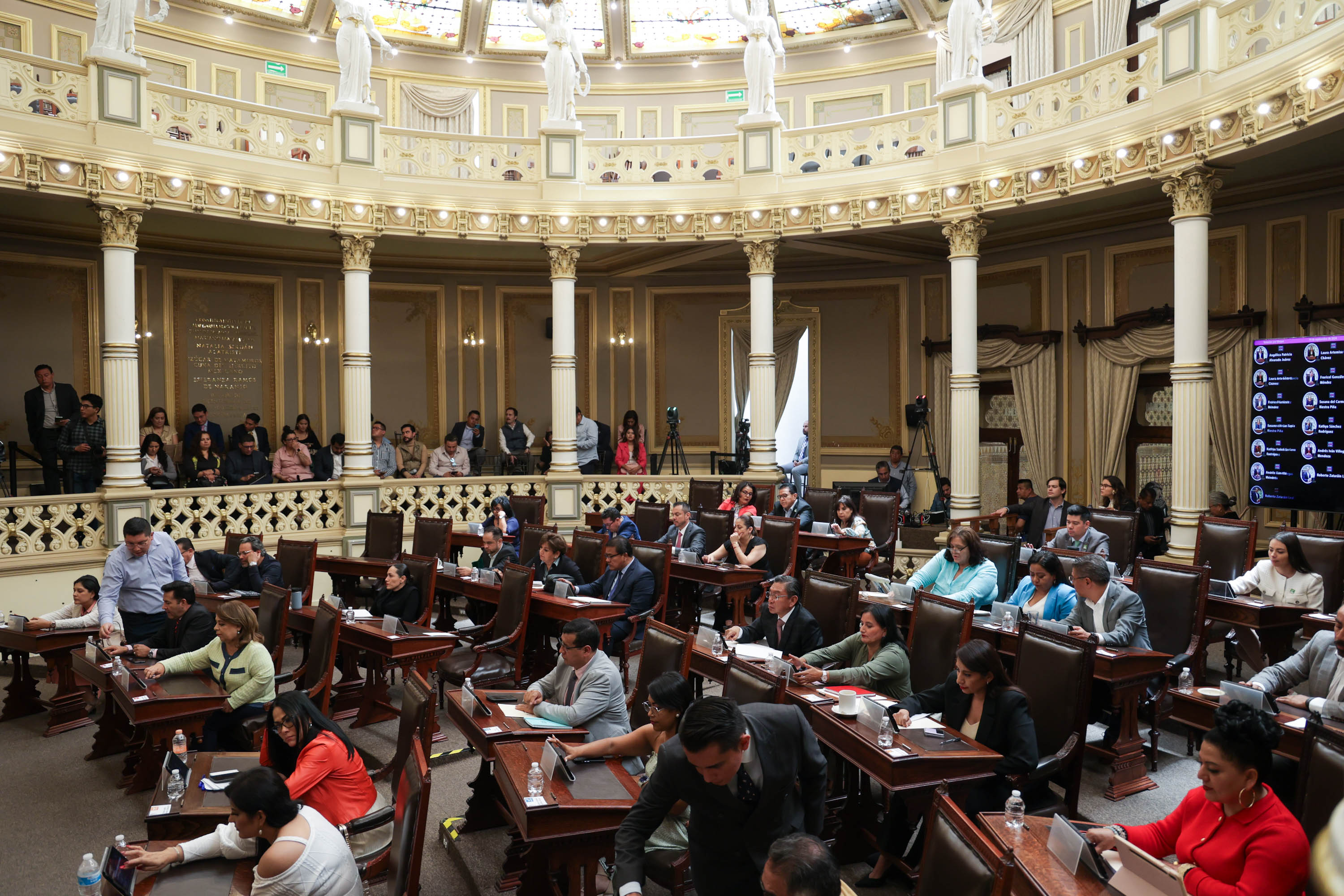 Morena y aliados controlan 30 de 36 comisiones del Congreso de Puebla