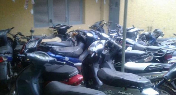 Ronderos de Izúcar de Matamoros localizan bodega de motos robadas