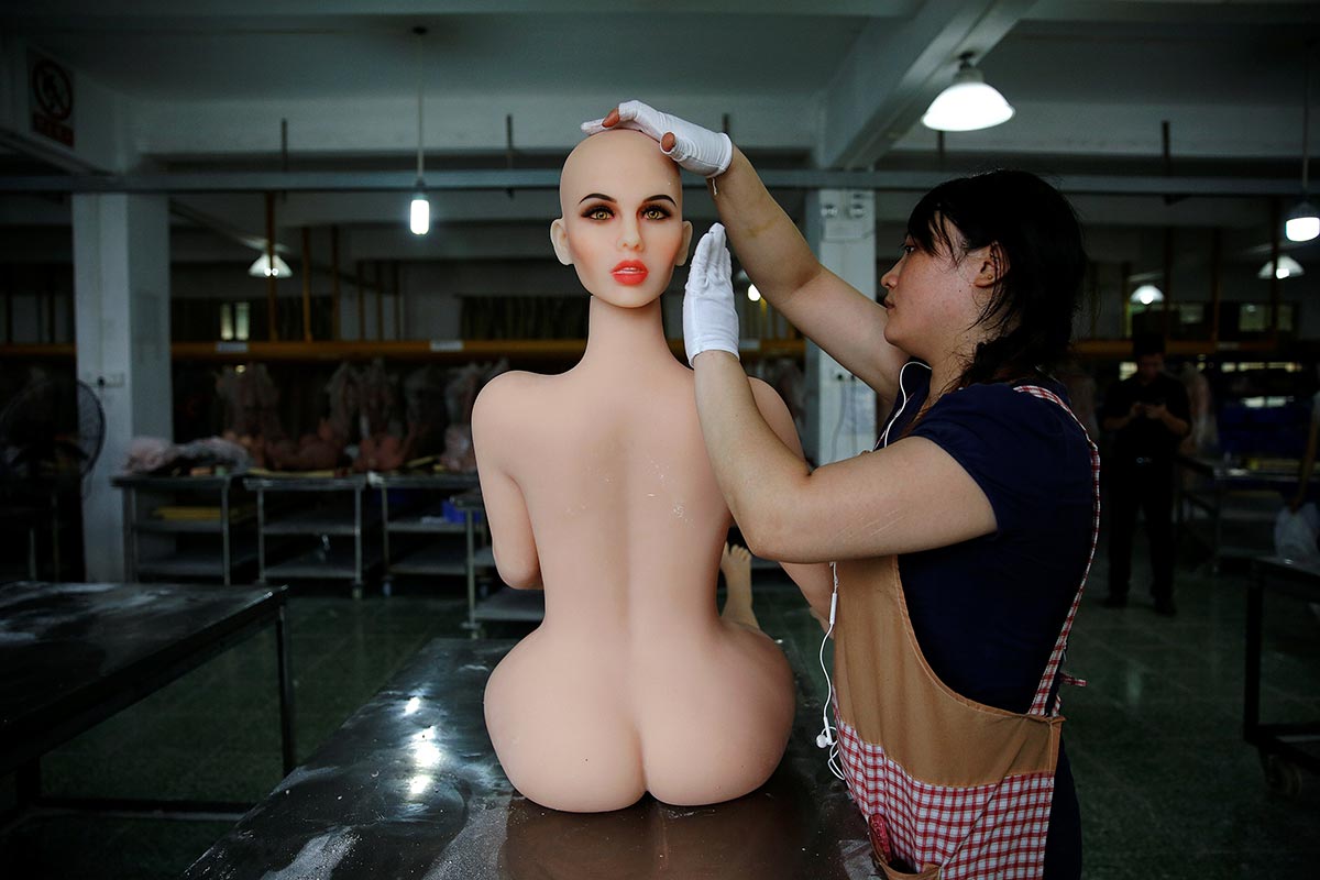 En china las muñecas sexuales se mueven y hablan