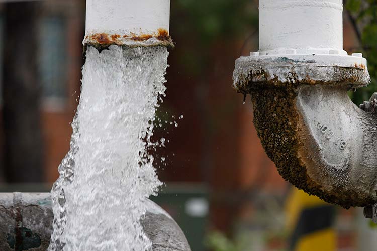 Congreso busca impedir rechazo a reforma sobre manejo de agua, acusa Tehuacán
