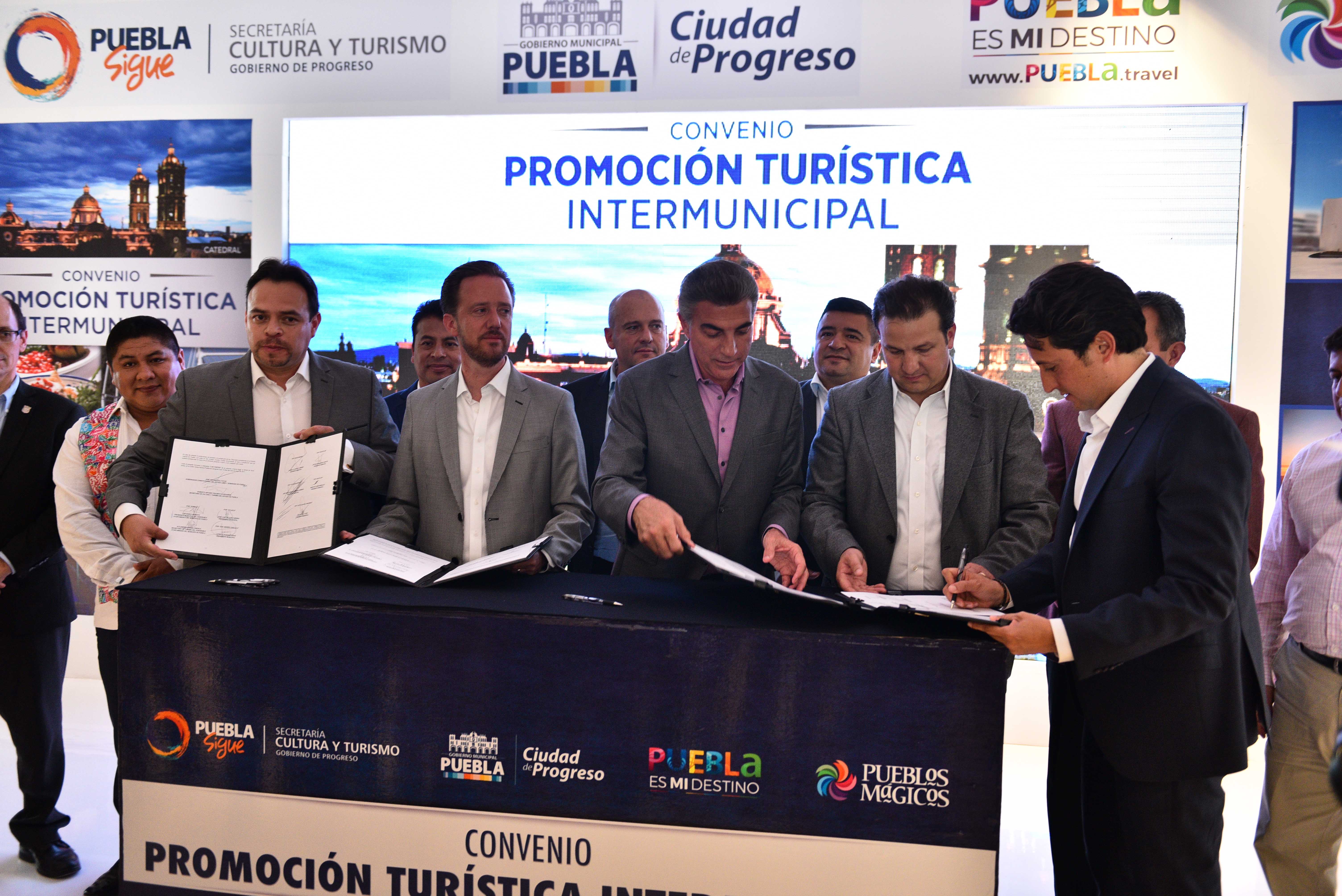 Firma José Juan convenio con el Estado para promoción turística