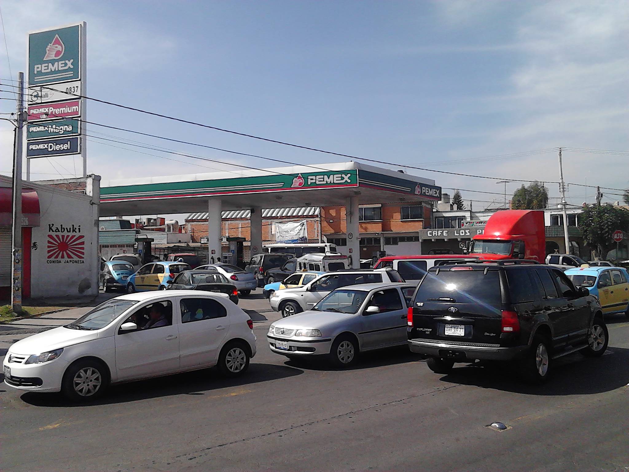 Luchan gasolineros de la Sierra Norte contra Pemex y huachicoleros