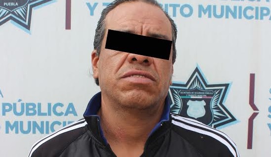 Tras ser liberado en Puebla, amaga con dispararle a policía y termina herido