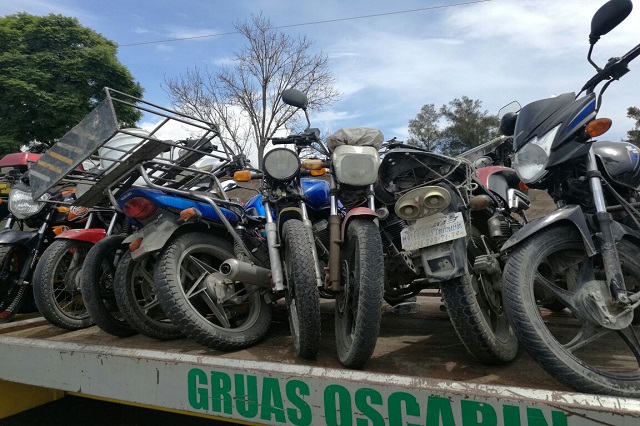 Detienen a 4 personas por conducir autos robados en Tehuacán 