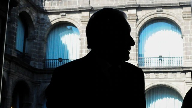 AMLO y Morena: ¿Entregar o no la candidatura a la clase política?