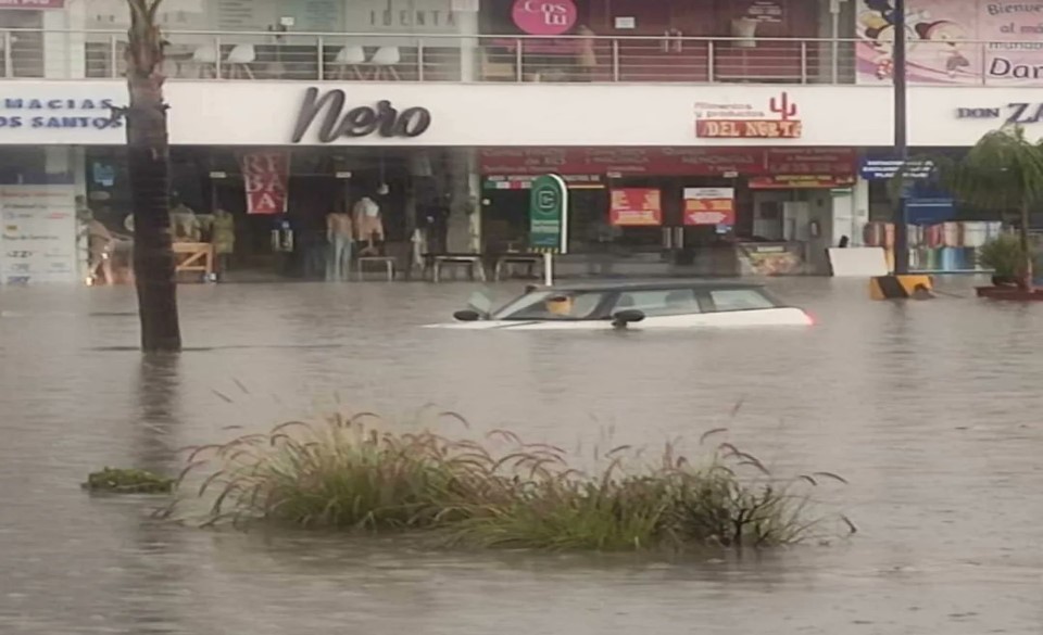 Lluvia de este domingo deja inundada la zona de Lomas de Angelópolis