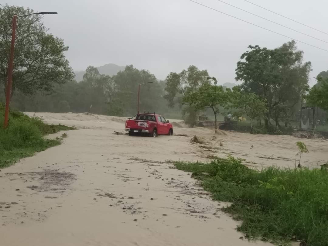 Lluvia deja 25 municipios veracruzanos afectados