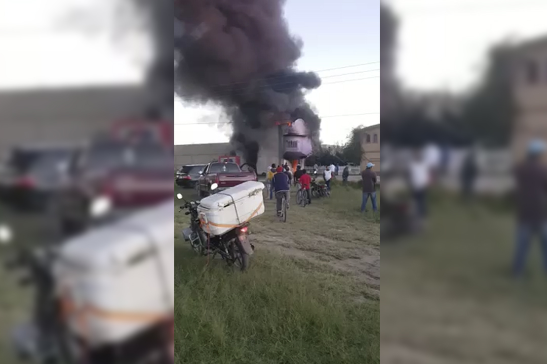 Incendio moviliza cuerpos de emergencia en Tepeaca