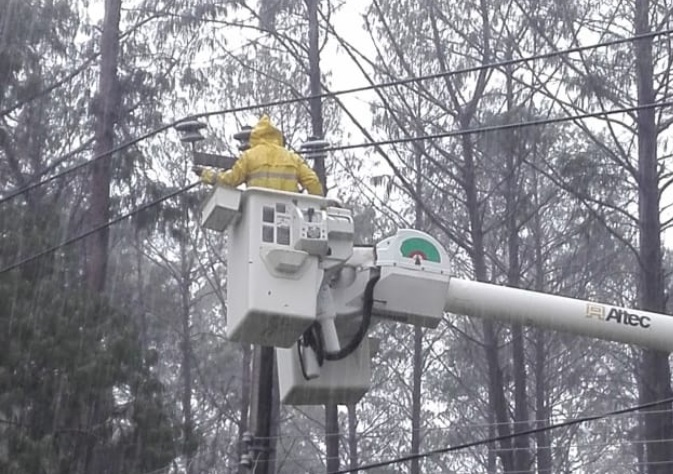 Sólo 50 y no 83% de usuarios tienen luz tras Grace, señala Puebla a CFE